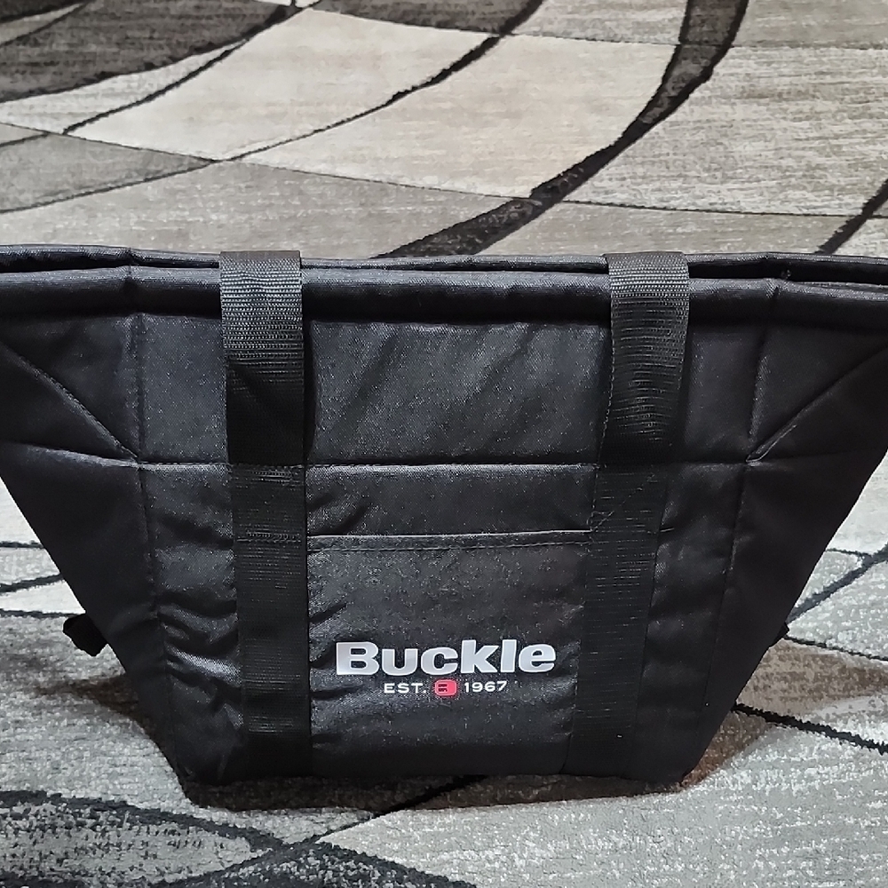 BUCKLE GRAPHIC BLACK LIMITED EDITION INSULATED COOLER BAG